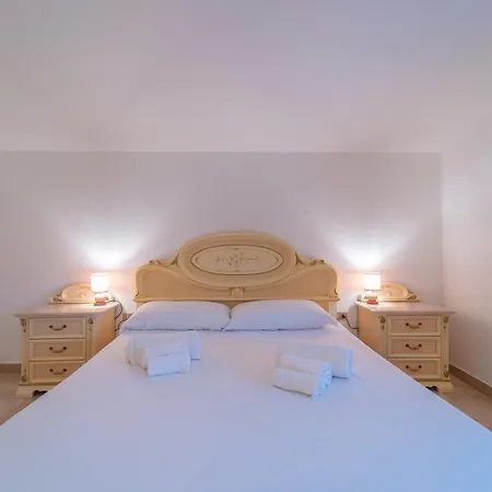 Aparthotel Brorent Domo De Aurora *